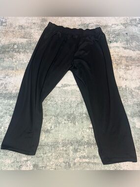 Women’s Black Capri Leggings Relaxed Fit Elastic Waist Tagged 5XL Fits 1X/2X
